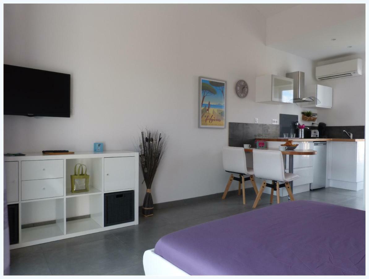Plage A 400 M Studio Tout Confort Terrasse Clim Parking Hyères Exterior foto